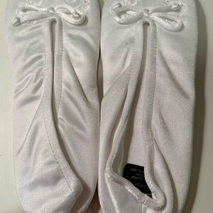Isotoner White Women's Slippers